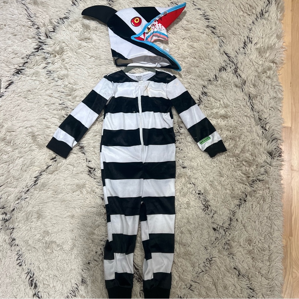 Kids 3t-4t Beetlejuice sand worm costume